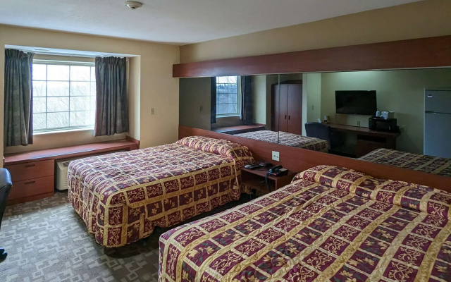 St Clair Inn and Suites