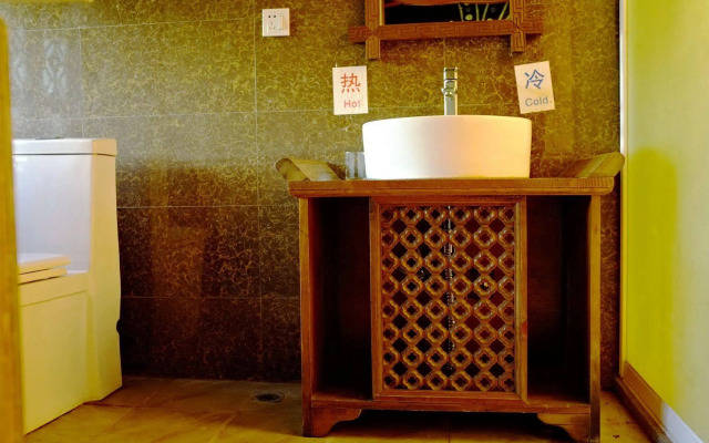 Lijiang Baisha Holiday Resort