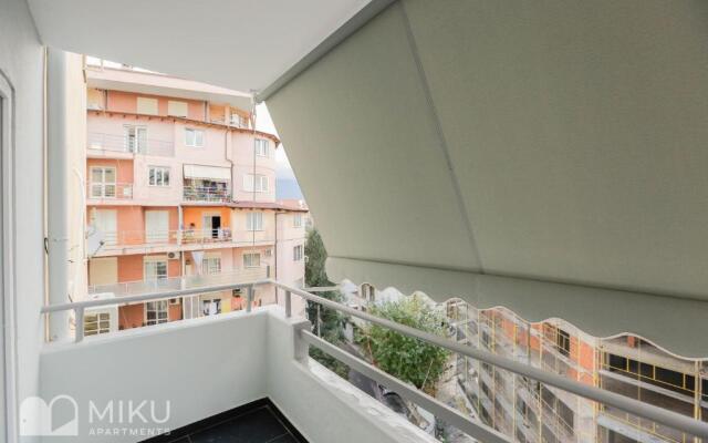 Miku Apartment - LUX 2Bd Apartment At City Center