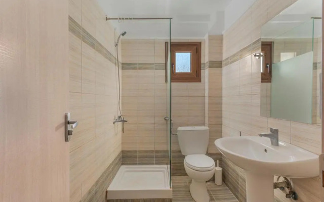 Adonis Hotel