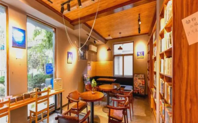 Xia Senlin Eco-friendly Hostel (Shaoxing Lu Xun's Hometown Subway Station Yintai City)