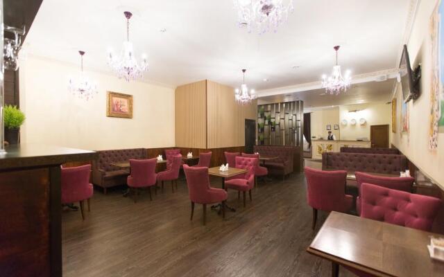Matreshka Hotel