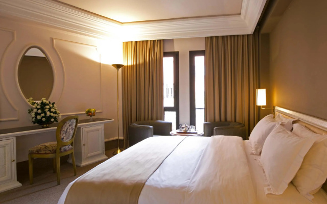 Hotel Nassim