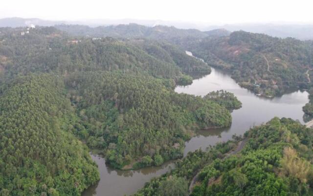 The lake view munnar Resort