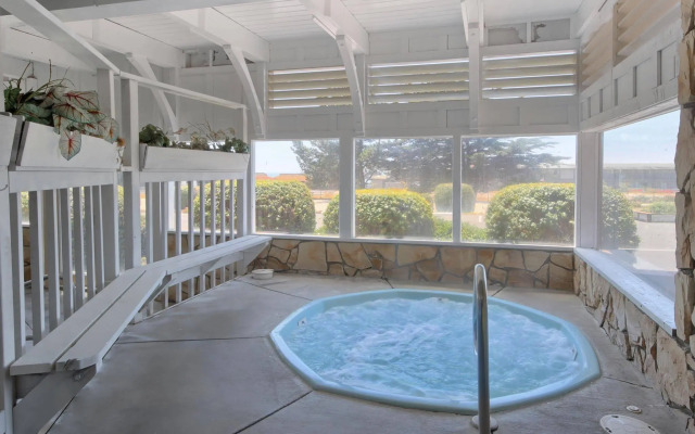 Silver Surf Motel