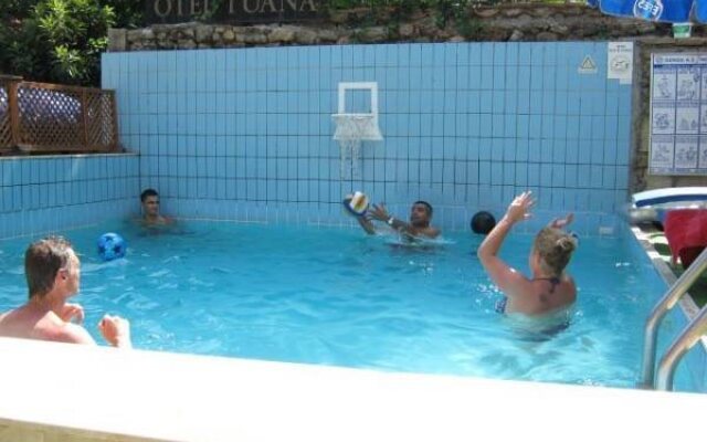 Tuana Hotel
