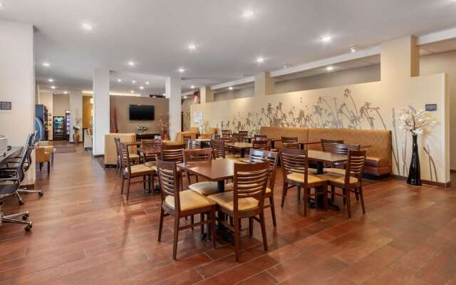 MainStay Suites Lincoln University Area