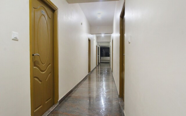 Capital O 13787 SPF Palace