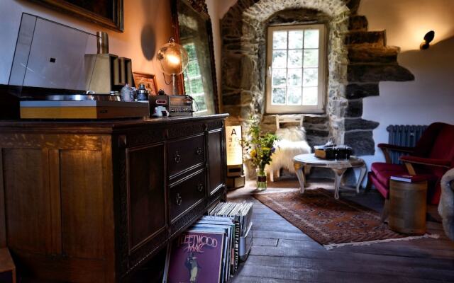 Kilmartin Castle