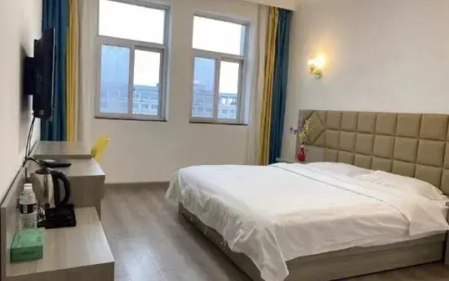 Small Forest House Hotel (Suizhou Wanda Plaza Branch)