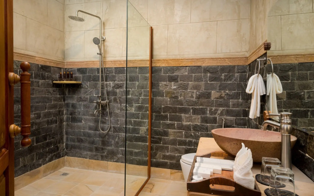 Model Residence and Spa