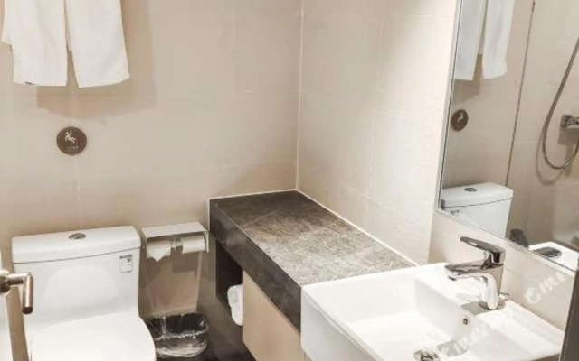 Pebble Motel(Zhenjiang Suning Plaza)