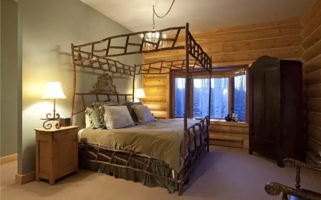 Snowdrift Cabin
