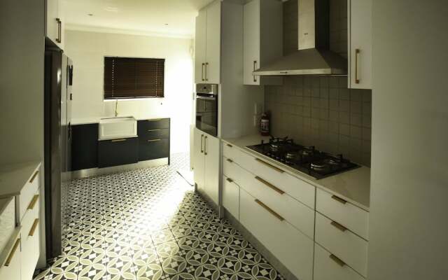 Sunset House Langebaan 8 Sleeper