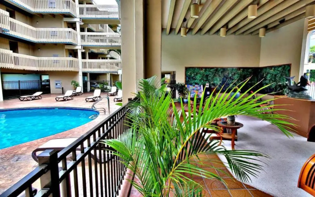 Ali'i Banyan Breeze