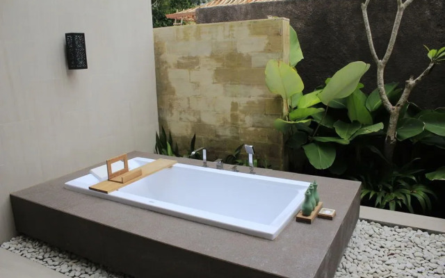 Senetan Villa and Spa Resort