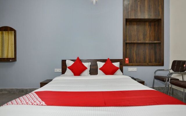 OYO 16577 Hotel Rajshree