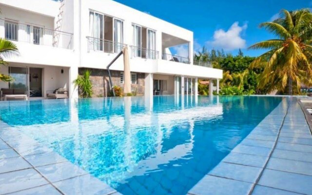 Island's Edge Luxury Private Pool Villas