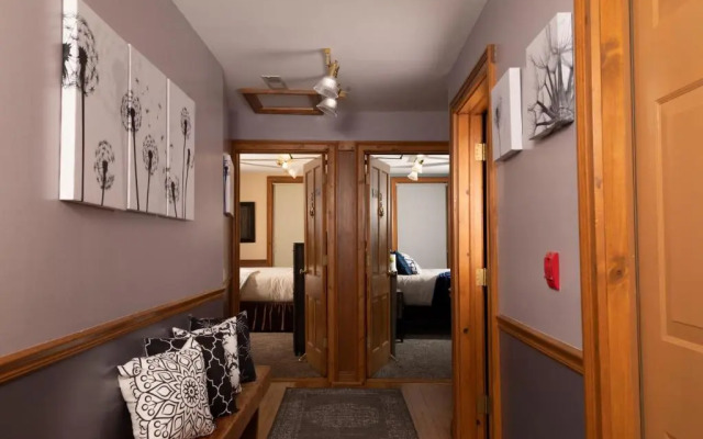 Renaissance Riverboat Suites And Rooms