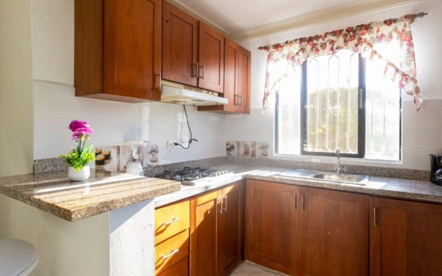 Fully Equipped 2br Apt-dt5mins To The Beach