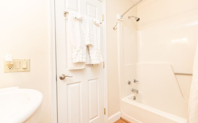 Ocean Glass Inn Condominiums