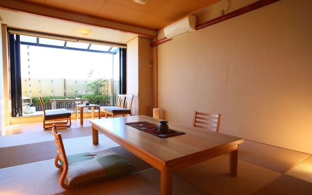 Kamogawa Onsen Gyominan Maruki Honkan