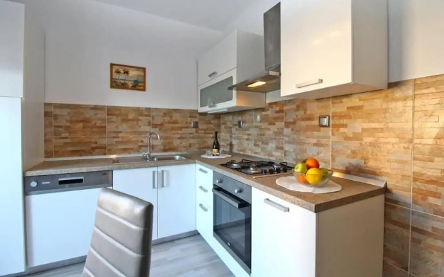 Spacious Apartment With Terrace and BBQ