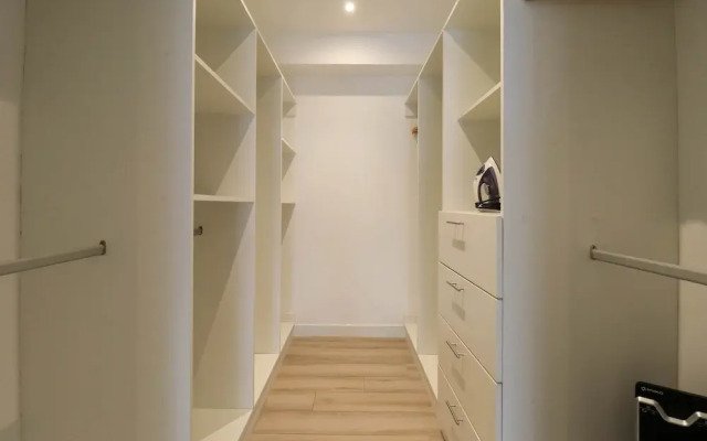 w Charming 2BR w Balcony in Miraflores