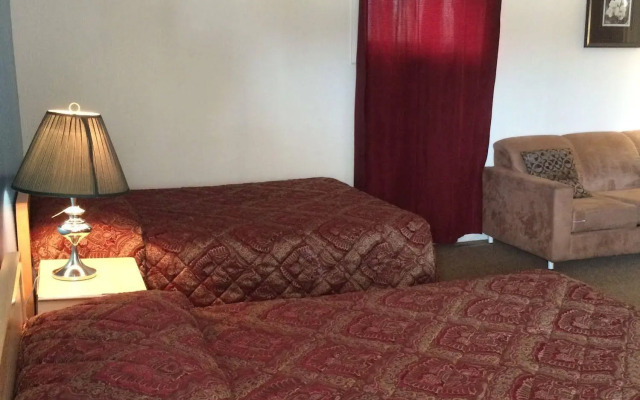 Travellers Motel