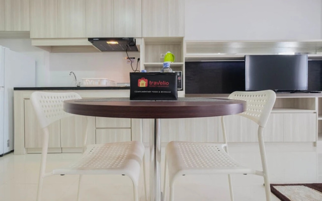 Luxury Studio Room at Azalea Suites Apartment