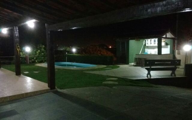 Casa com 4 Suítes e Piscina em Búzios