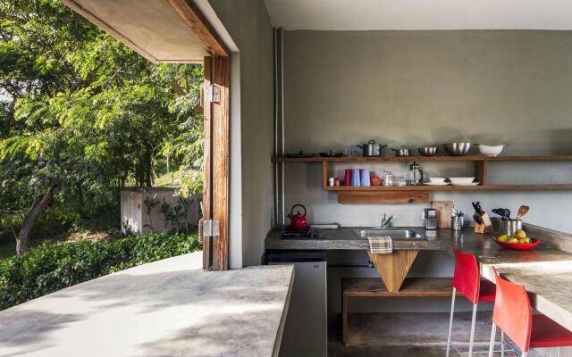 Hix Island House