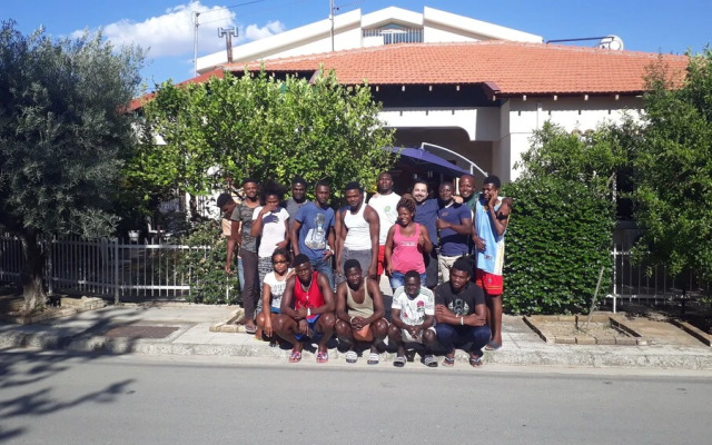 Costas Hostel Action