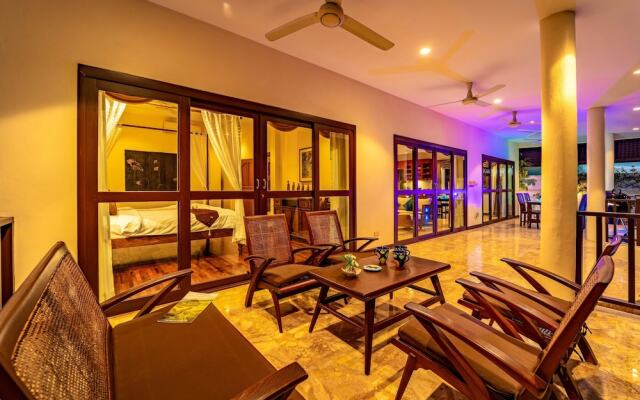 Cozy 3 BR Pool Villa close to Town CV3L