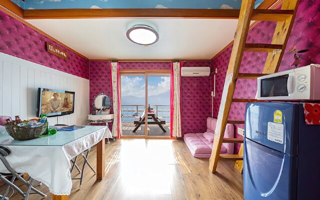 Geoje Beach Love Pension