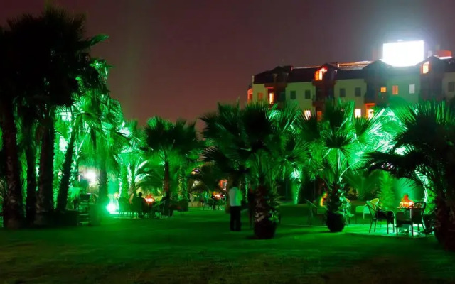 Royal Atlantis Beach