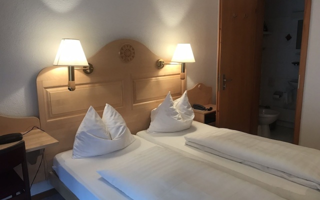 Hotel Bellevue-Wengen – Guest Rooms – Lauterbrunnen