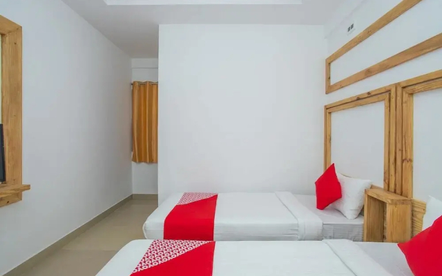 OYO 15111 Greencity Comforts