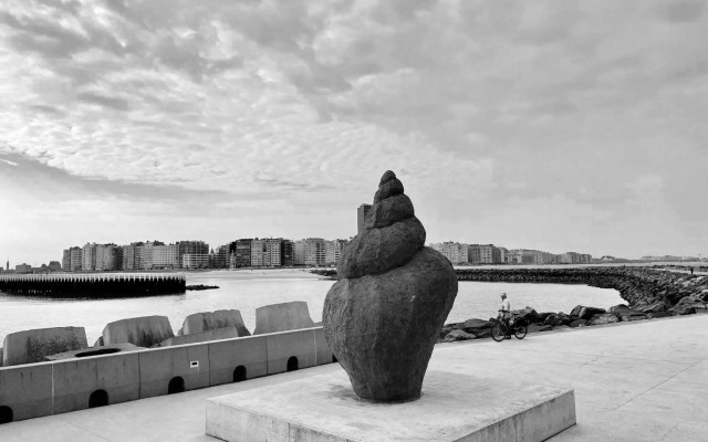 Rustig appartement met zeezicht dicht bij het centrum