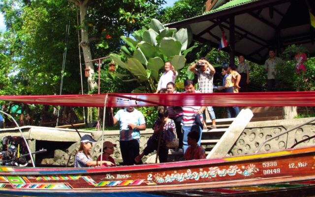 Aioun At Amphawa