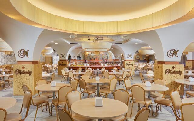 Aristocrat is the official partner of the Gamma Izmailovo Hotel