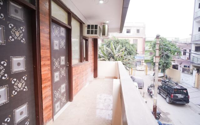 Roomshala 034 Grihum Noida Sector 63