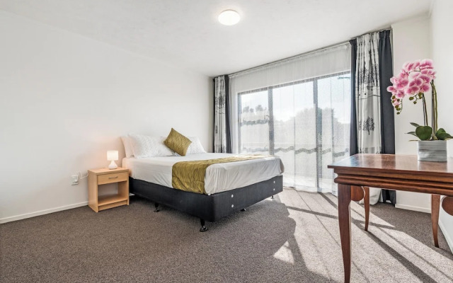 Airport Travel Air Motel