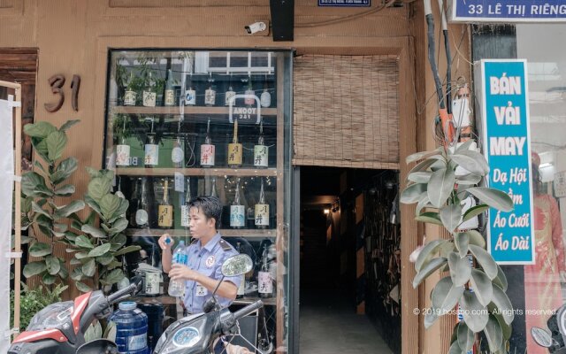 Parfait Studio private Balcony CBD