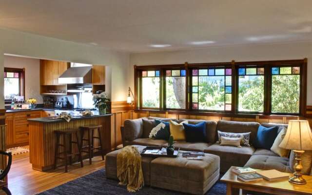 3573 Captain's Castle