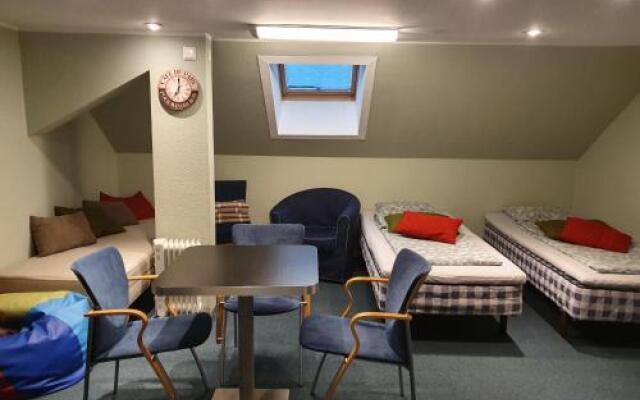 Freedom65 Hostel And Caravan