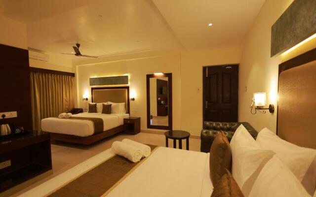 Hotel Comorin Grand