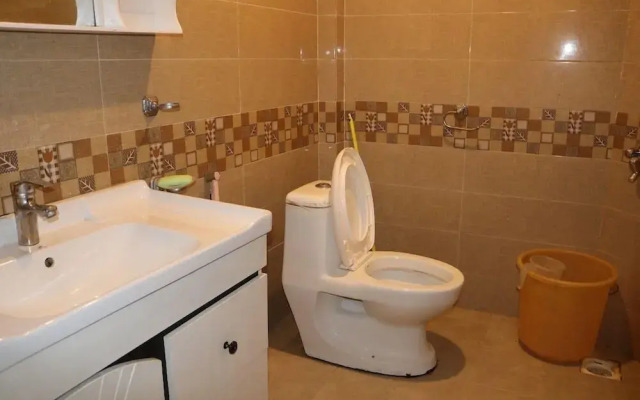 Hotel Hunza White House