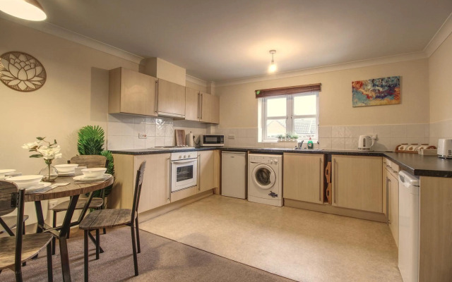 Sunnydale Serviced Apartments - Central location, with allocated parking