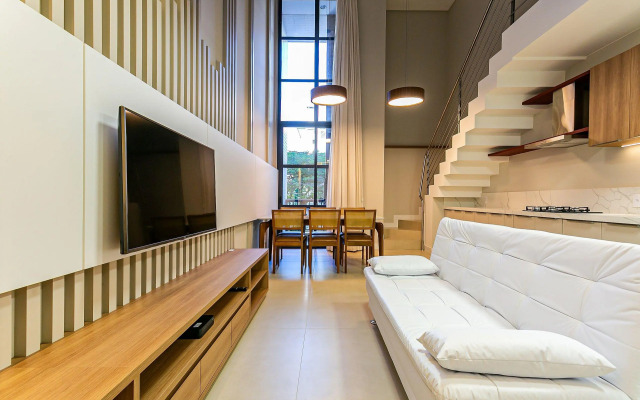 Apto completo c/ churrasq e piscina Jurerê JPR201